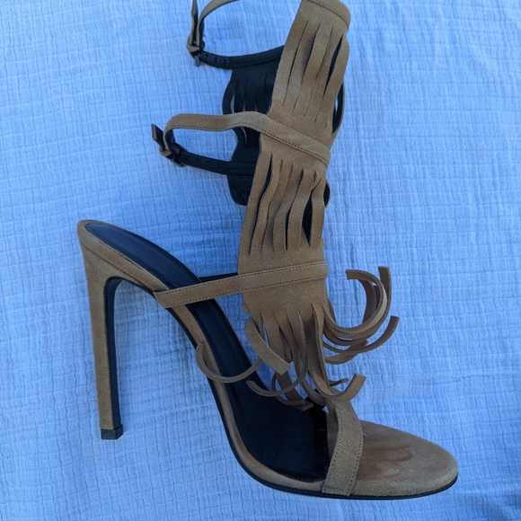 *** Gucci Suede Gladiator Fringe Becky Sandals Heels - Picture 3 of 16